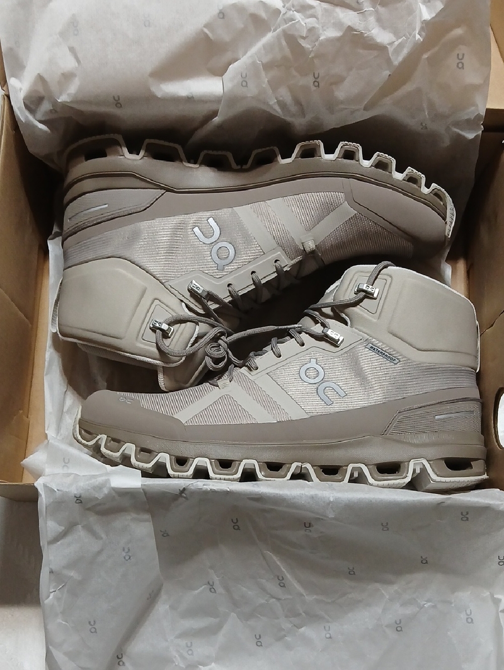 On Cloudrock Waterproof Hiking Boots Desert/Clay Size 11 Womans - Picture 10 of 11